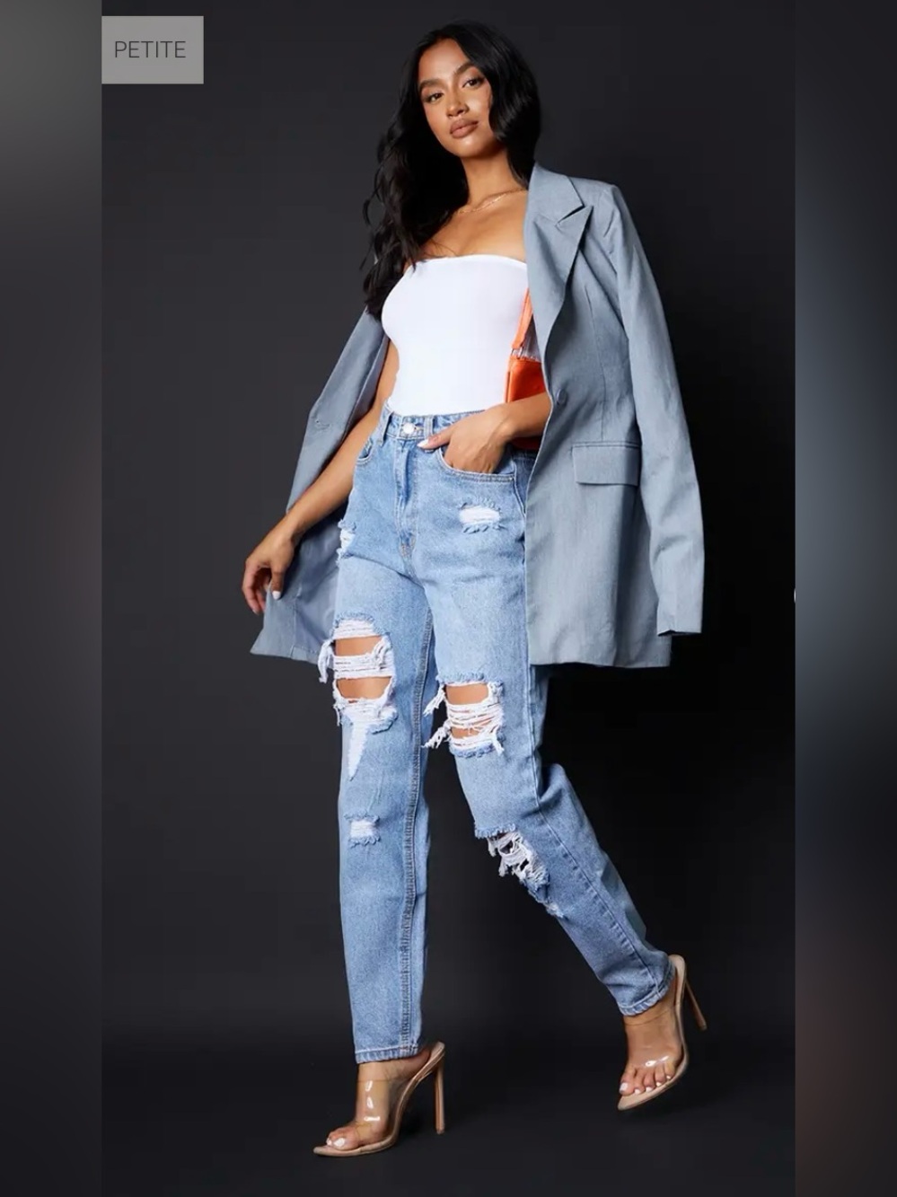 PRETTYLITTLETHING PETITE LIGHT WASH RIPPED MOM JEANS